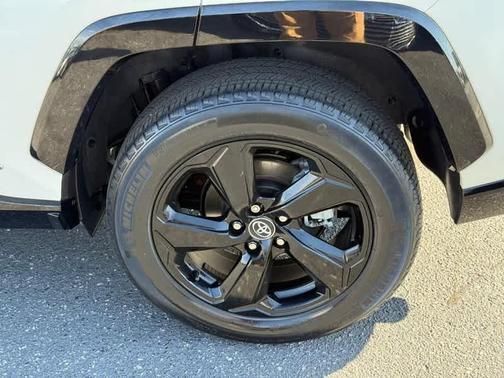 2021 Toyota RAV4 Hybrid SE