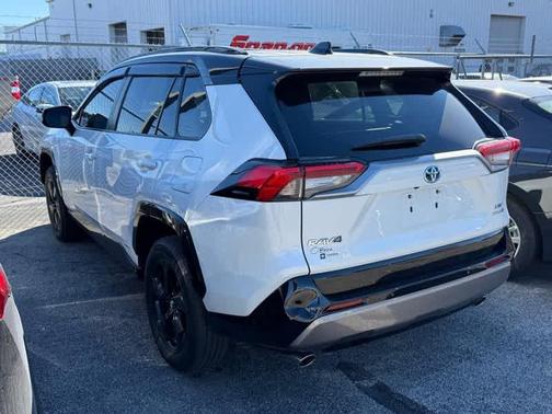 2021 Toyota RAV4 Hybrid SE