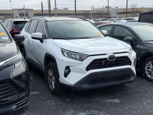 2020 Toyota RAV4 XLE