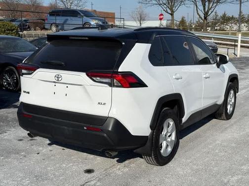 2020 Toyota RAV4 XLE