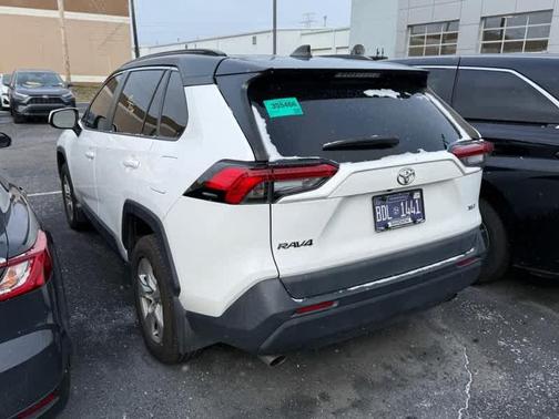 2020 Toyota RAV4 XLE