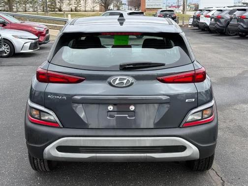 2022 Hyundai KONA SE