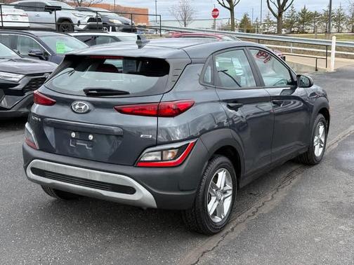 2022 Hyundai KONA SE