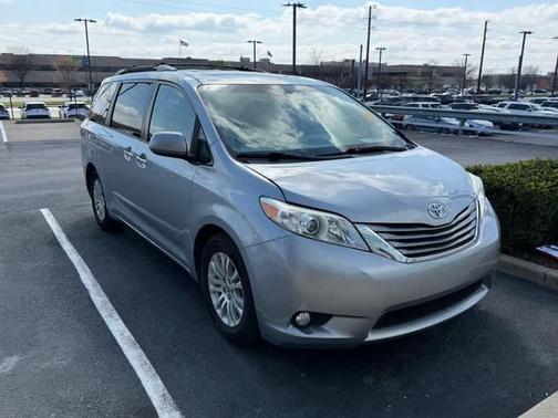 2015 Toyota Sienna XLE Premium