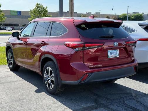 Ruby Flare Pearl 2023 Toyota Highlander Hybrid XLE