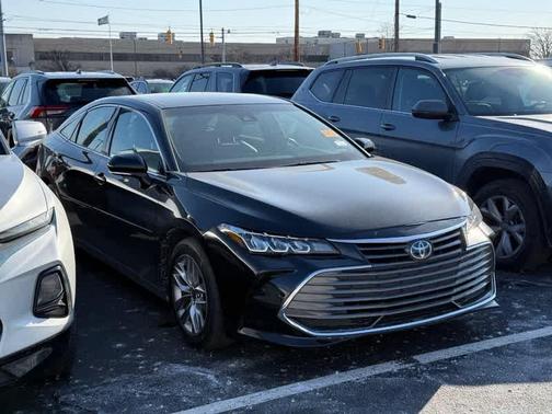 2021 Toyota Avalon Hybrid XLE