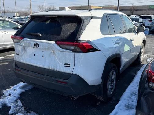 2022 Toyota RAV4 XLE