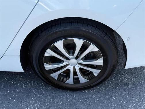 2022 Toyota Prius LE