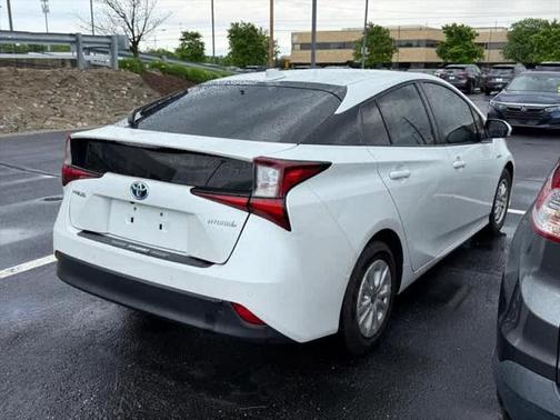 2022 Toyota Prius LE
