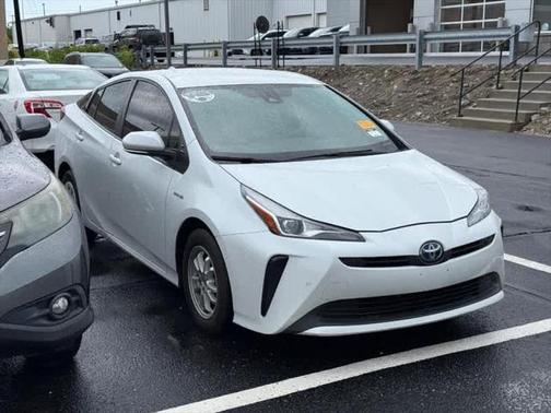 2022 Toyota Prius LE