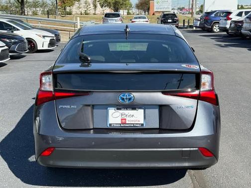 2021 Toyota Prius LE