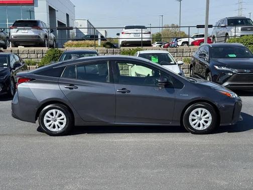 2021 Toyota Prius LE