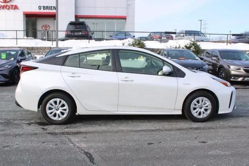 2021 Toyota Prius LE