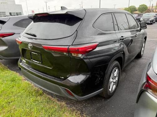 2021 Toyota Highlander LE