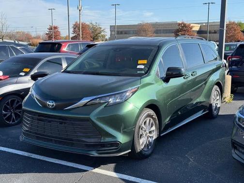 2021 Toyota Sienna LE