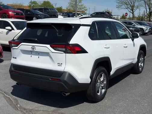 2024 Toyota RAV4 XLE