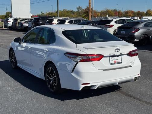 2019 Toyota Camry SE