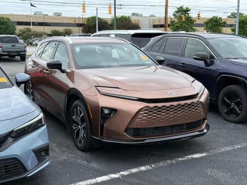 Bronze Age 2025 Toyota Crown Signia XLE