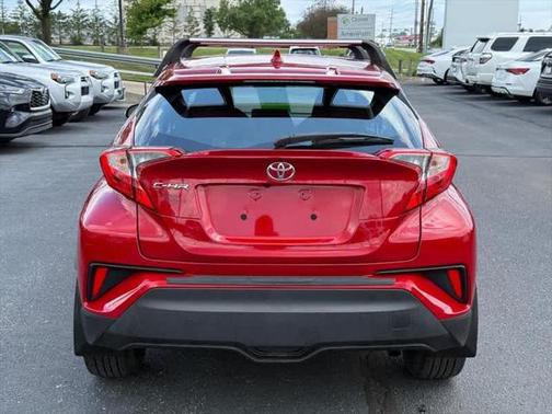 2022 Toyota C-HR XLE
