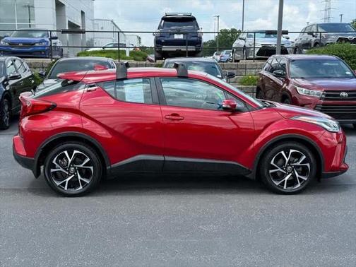2022 Toyota C-HR XLE
