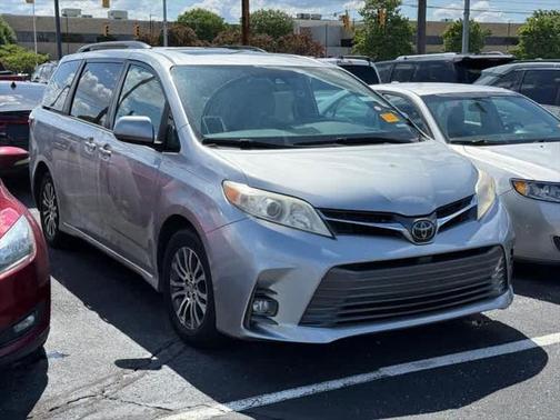 2019 Toyota Sienna XLE