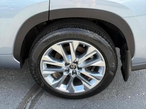 2022 Toyota Highlander Limited