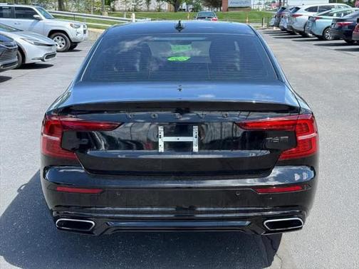2019 Volvo S60 T6 R-Design