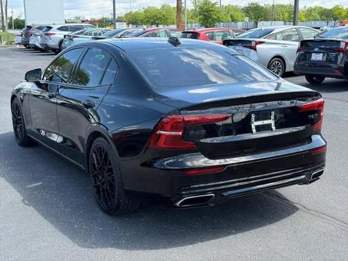 2019 Volvo S60 T6 R-Design