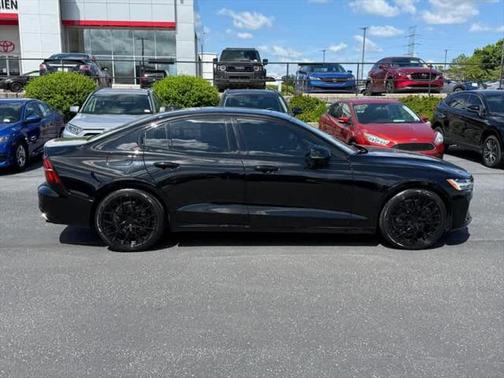 2019 Volvo S60 T6 R-Design