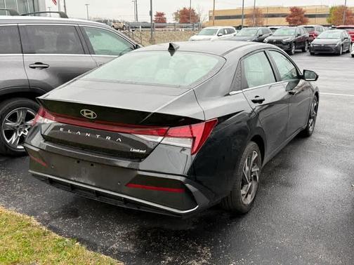 2024 Hyundai ELANTRA Limited