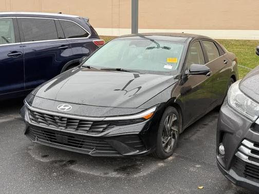 2024 Hyundai ELANTRA Limited
