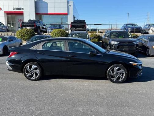 2024 Hyundai ELANTRA Limited
