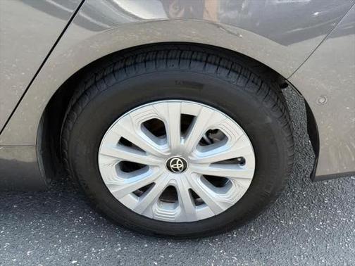 2021 Toyota Prius LE