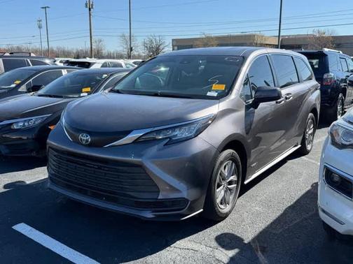 2021 Toyota Sienna LE