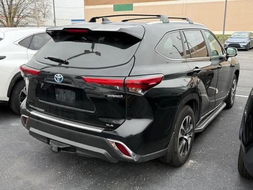 2023 Toyota Highlander Hybrid XLE