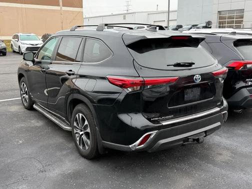2023 Toyota Highlander Hybrid XLE