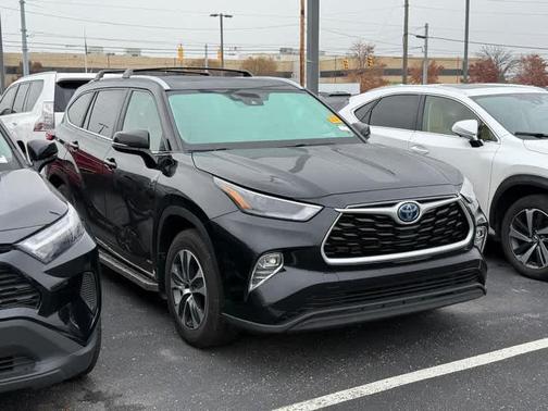 2023 Toyota Highlander Hybrid XLE