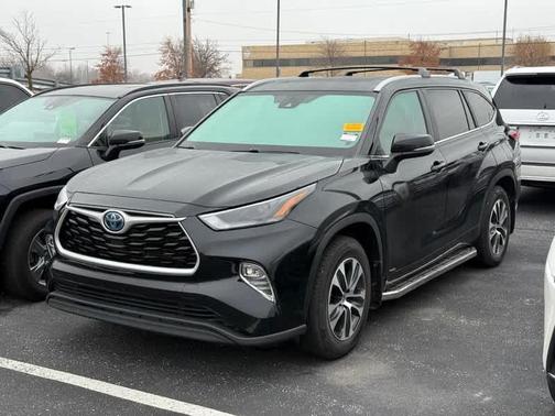 2023 Toyota Highlander Hybrid XLE
