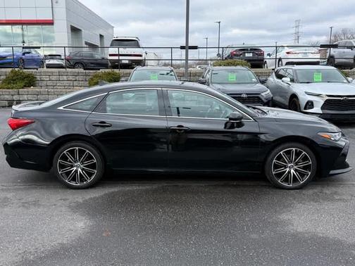 2019 Toyota Avalon Touring