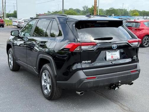 2022 Toyota RAV4 Hybrid XLE