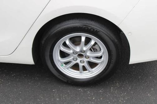 2019 Toyota Prius LE