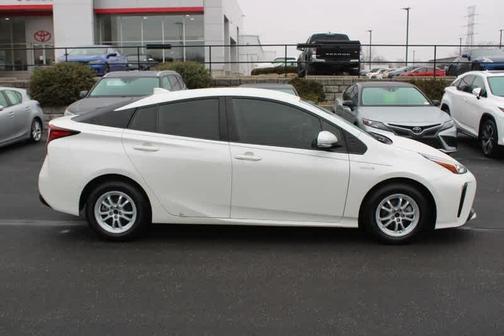 2019 Toyota Prius LE