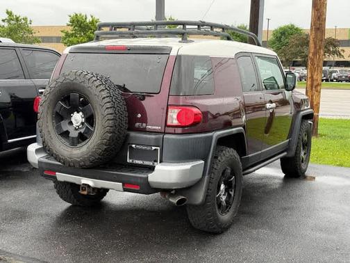 White/Black Cherry Pearl 2007 Toyota FJ Cruiser Base