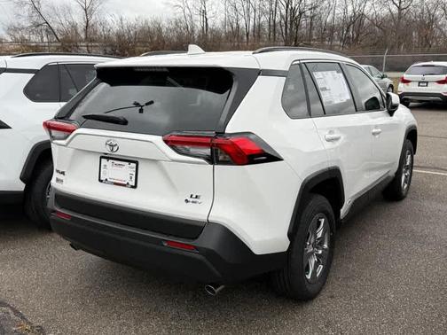 2025 Toyota RAV4 Hybrid LE
