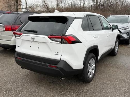 2025 Toyota RAV4 LE