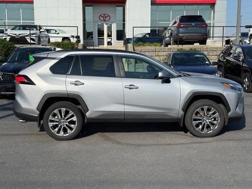 2022 Toyota RAV4 XLE Premium