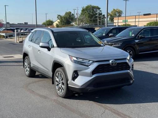 2022 Toyota RAV4 XLE Premium