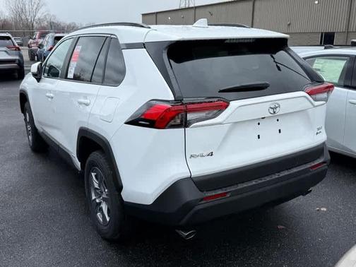 2025 Toyota RAV4 Hybrid XLE