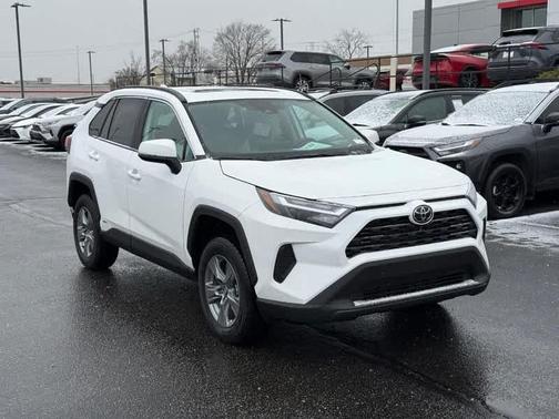 2025 Toyota RAV4 Hybrid XLE