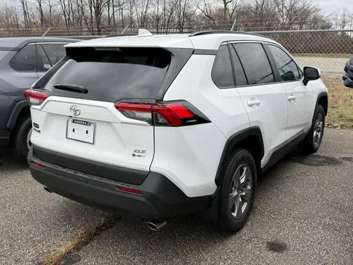 2025 Toyota RAV4 Hybrid XLE